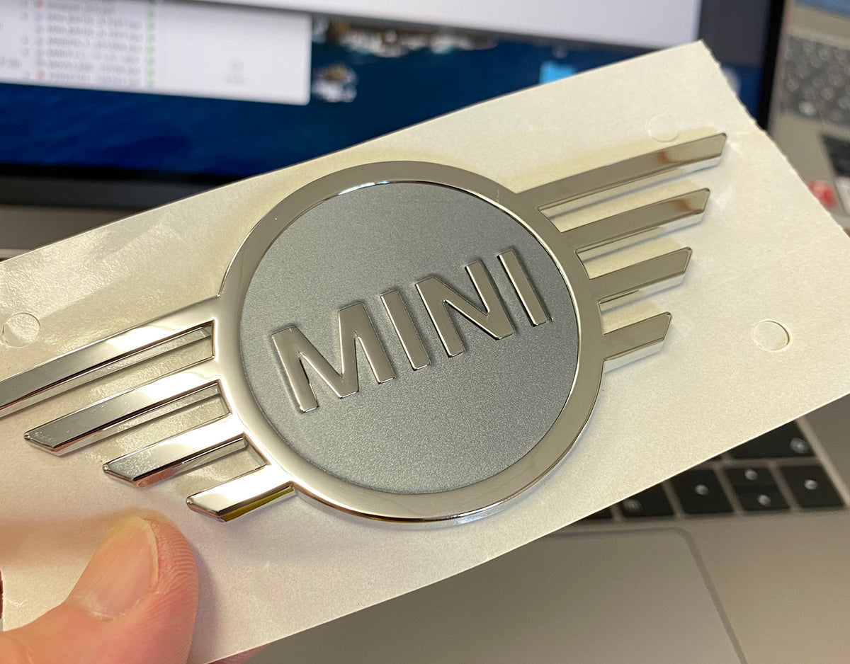 MINIエンブレムを簡単にカラーチェンジ